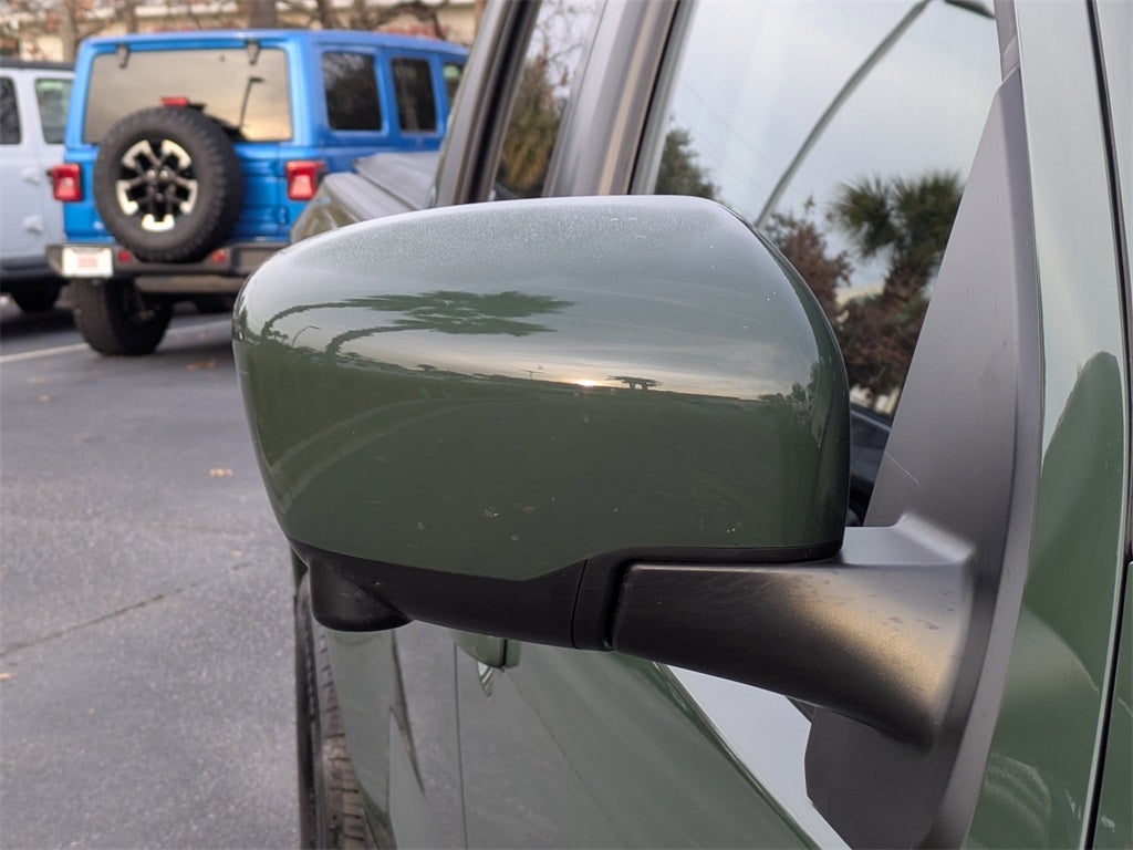 2025 Nissan Frontier SL