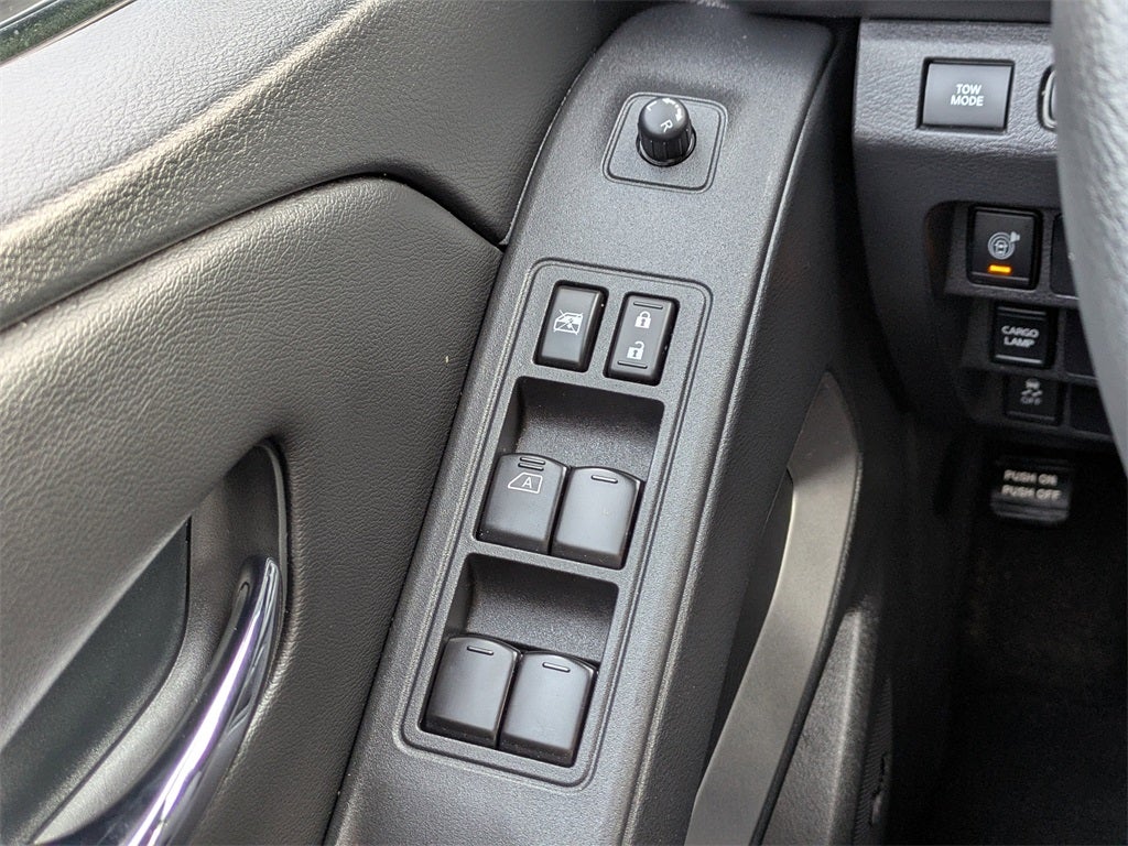 2025 Nissan Frontier SL