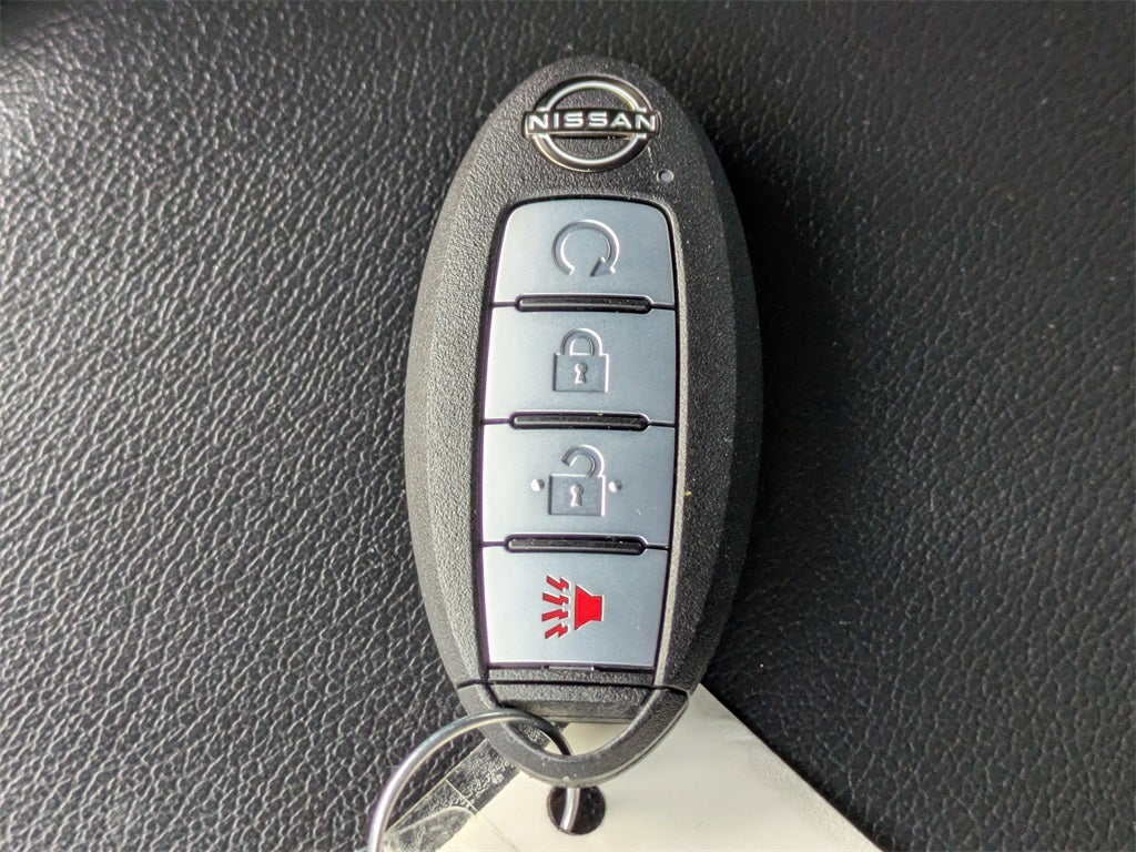 2025 Nissan Frontier SL