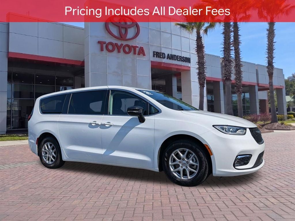 2024 Chrysler Pacifica Touring L