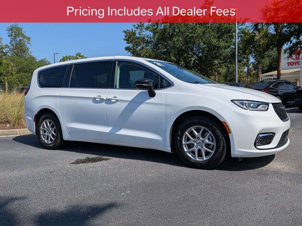 2024 Chrysler Pacifica Touring L