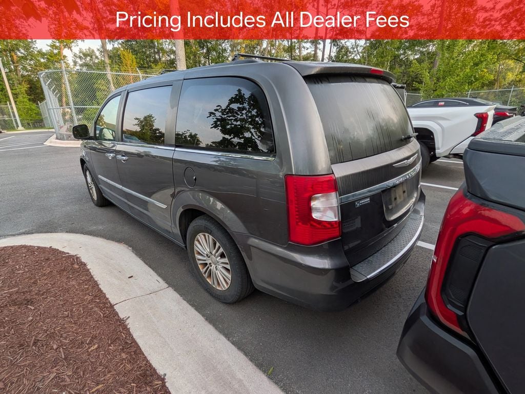 2016 Chrysler Town & Country Touring-L