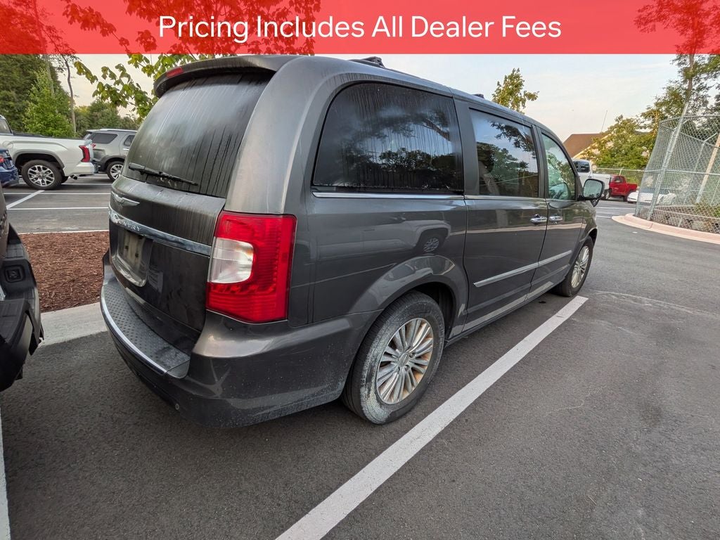 2016 Chrysler Town & Country Touring-L