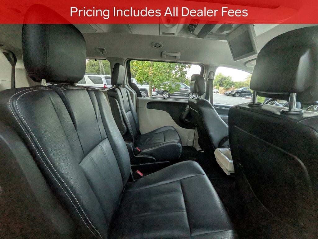 2016 Chrysler Town & Country Touring-L