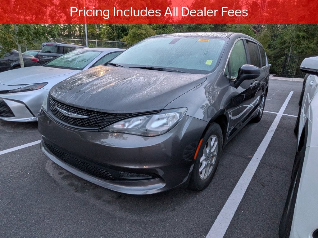 2022 Chrysler Voyager LX