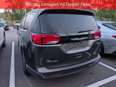 2022 Chrysler Voyager LX