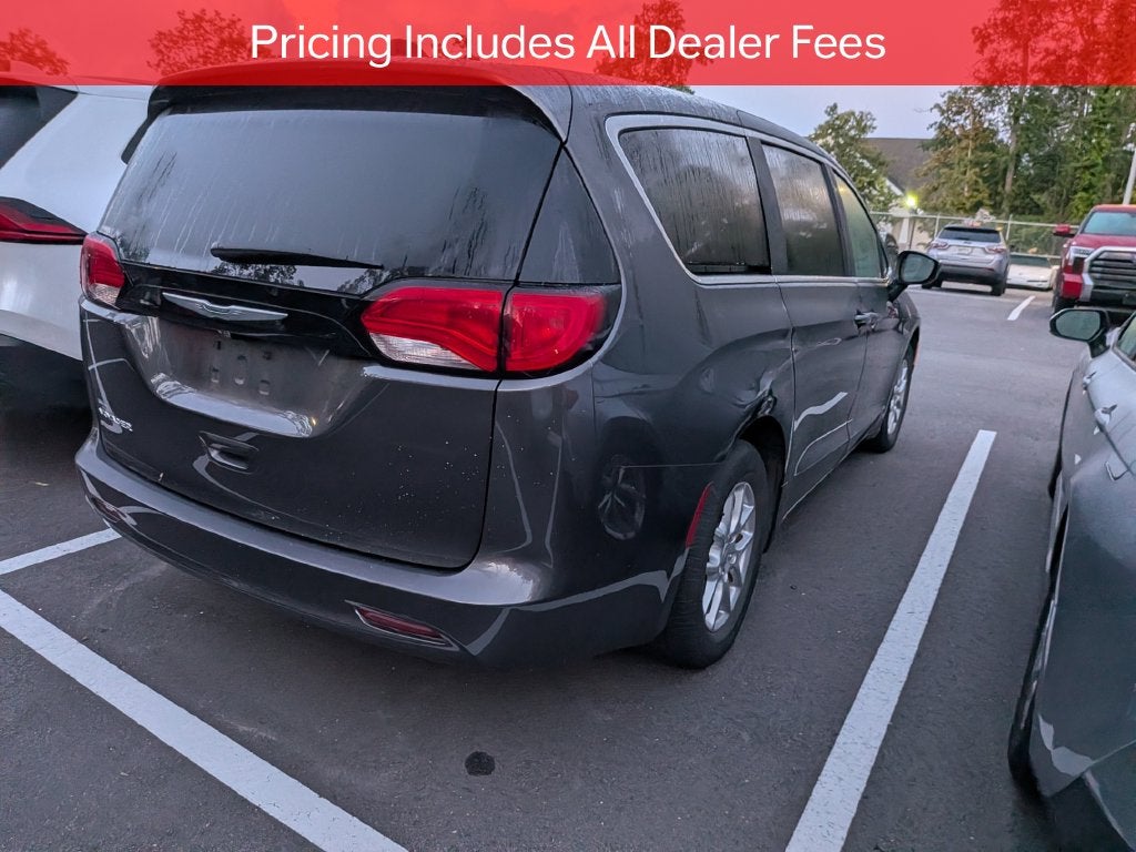 2022 Chrysler Voyager LX