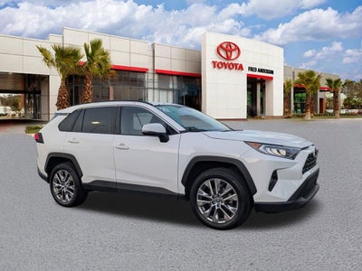 2020 Toyota RAV4 XLE Premium