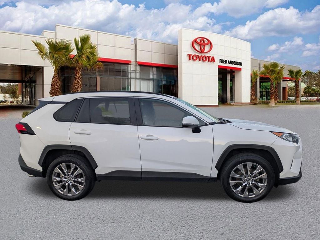 2020 Toyota RAV4 XLE Premium