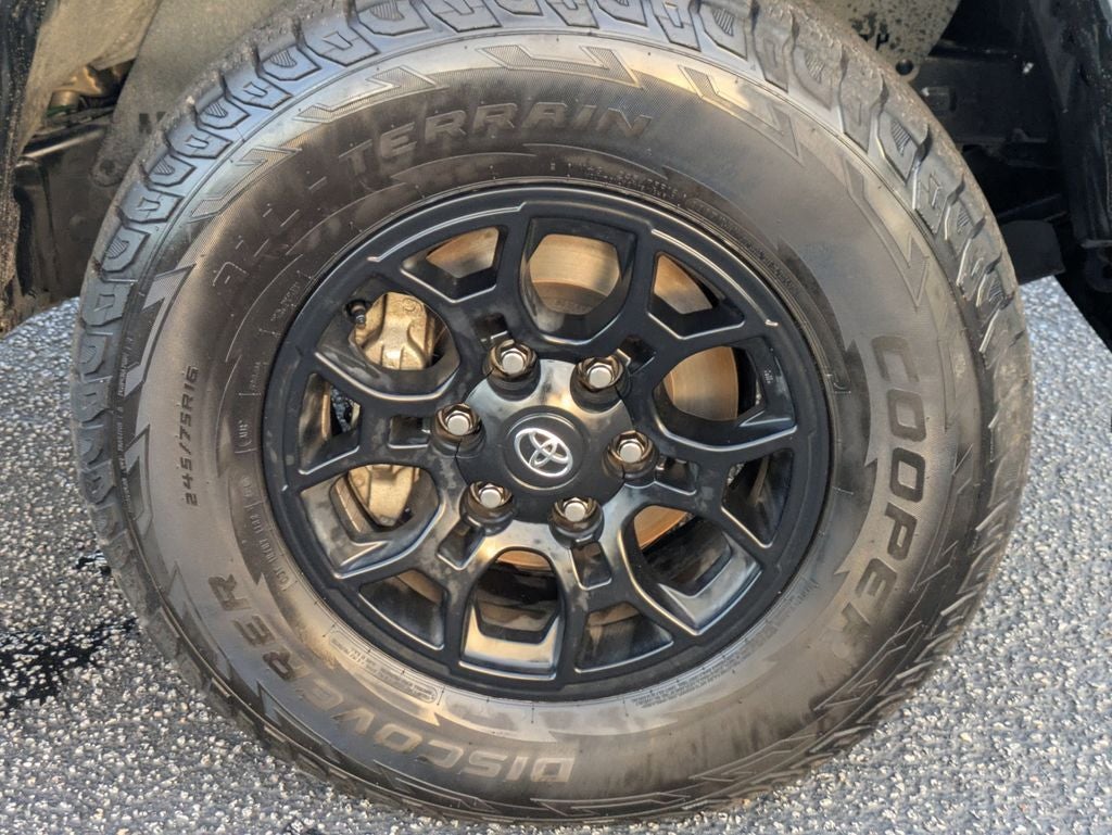 2022 Toyota Tacoma SR5 V6