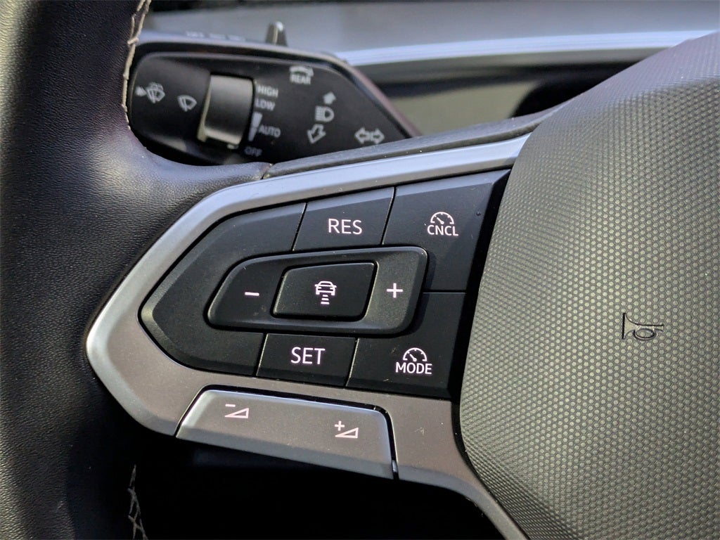 2025 Volkswagen Tiguan 2.0T SE