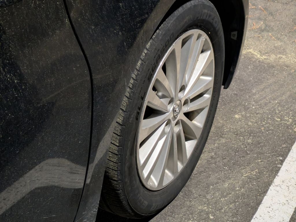 2014 Toyota Avalon Hybrid Base