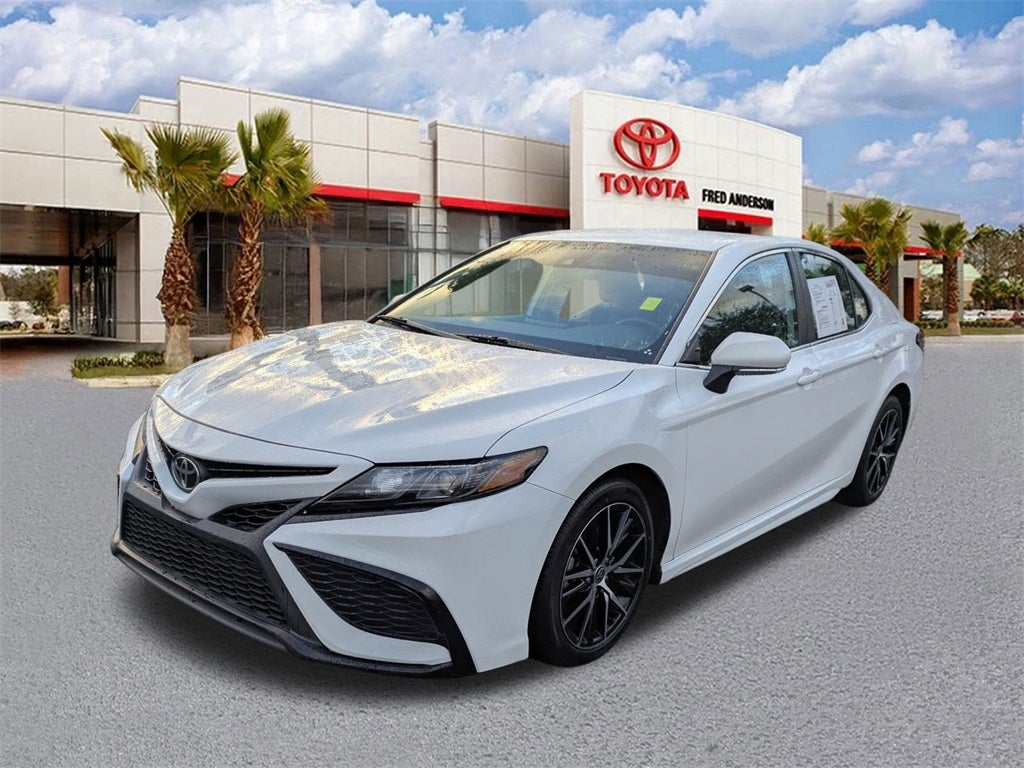 2022 Toyota Camry SE