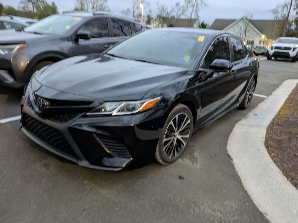 2020 Toyota Camry SE