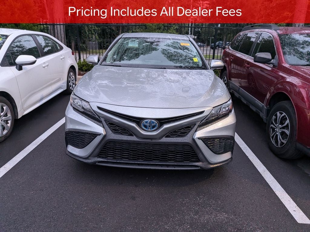 2024 Toyota Camry Hybrid SE