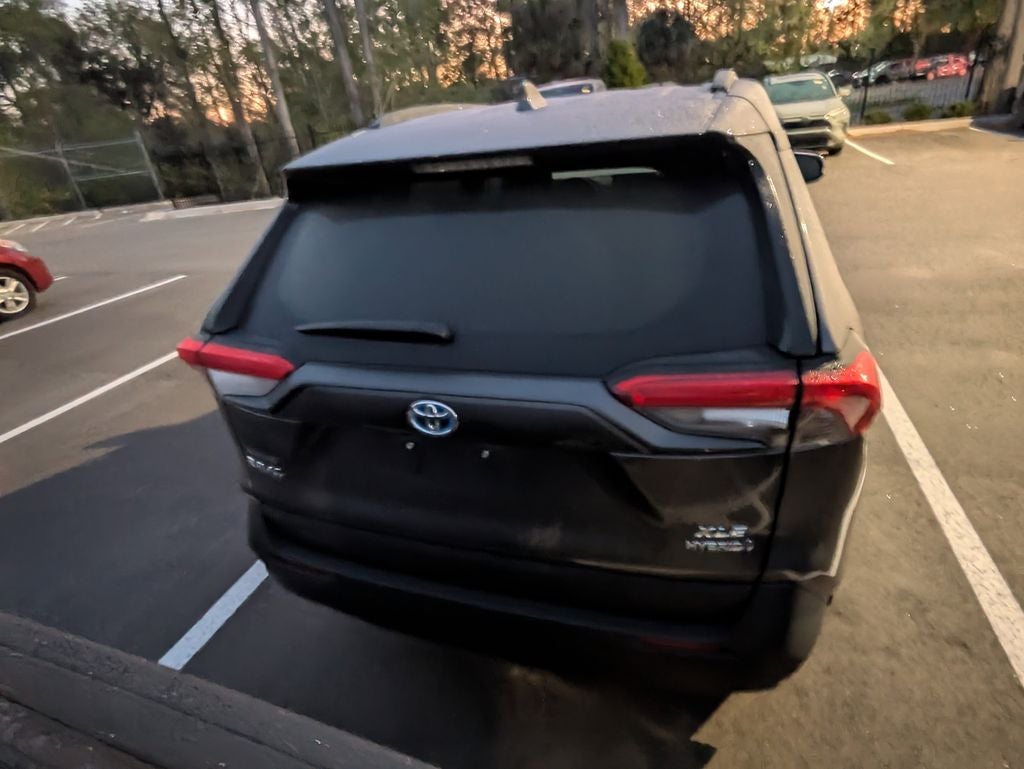 2022 Toyota RAV4 Hybrid XLE