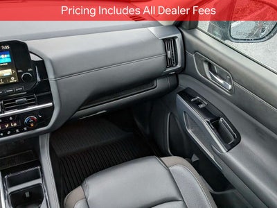 2024 Nissan Pathfinder SL
