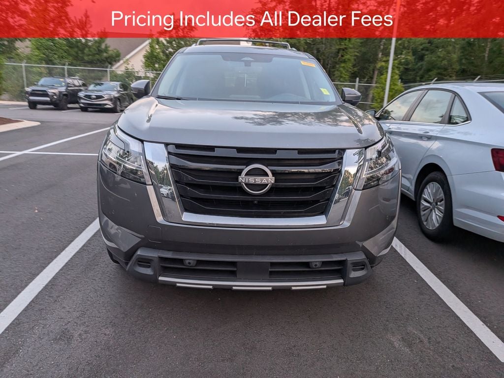 2024 Nissan Pathfinder SL