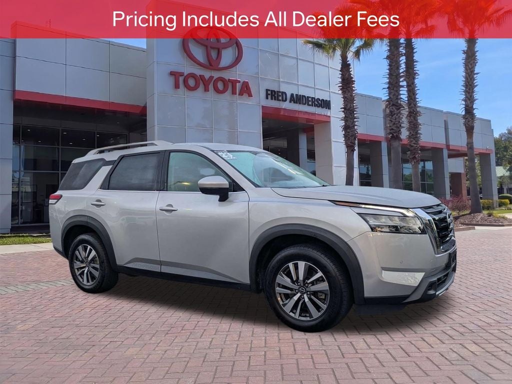 2023 Nissan Pathfinder SL