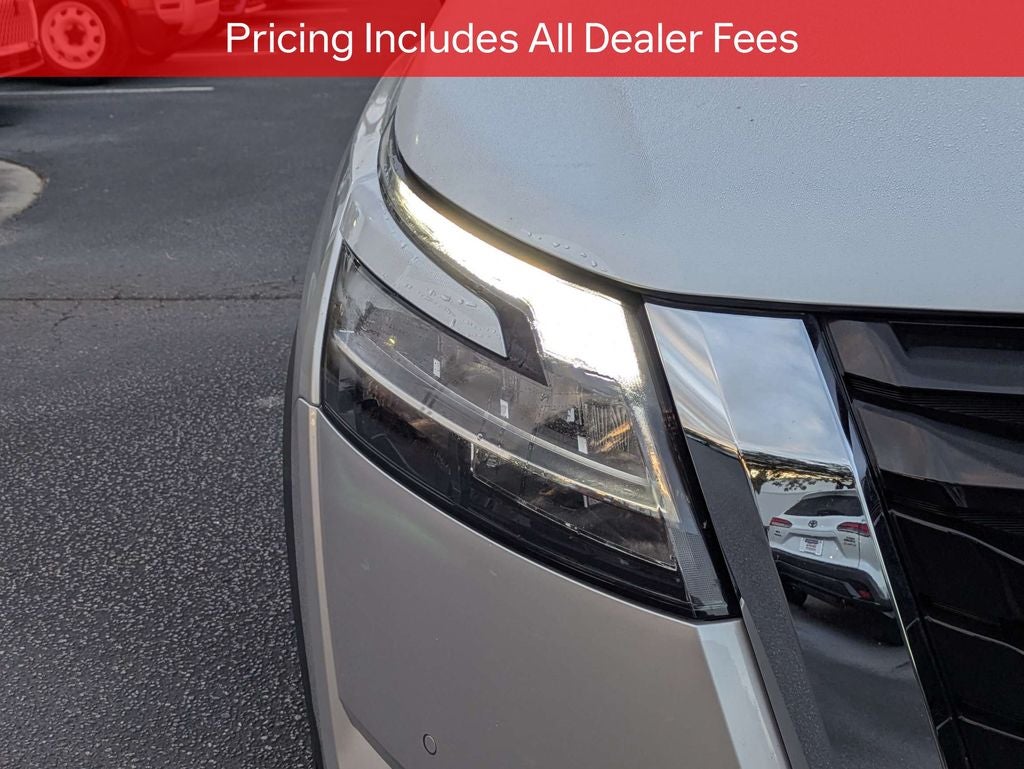2023 Nissan Pathfinder SL