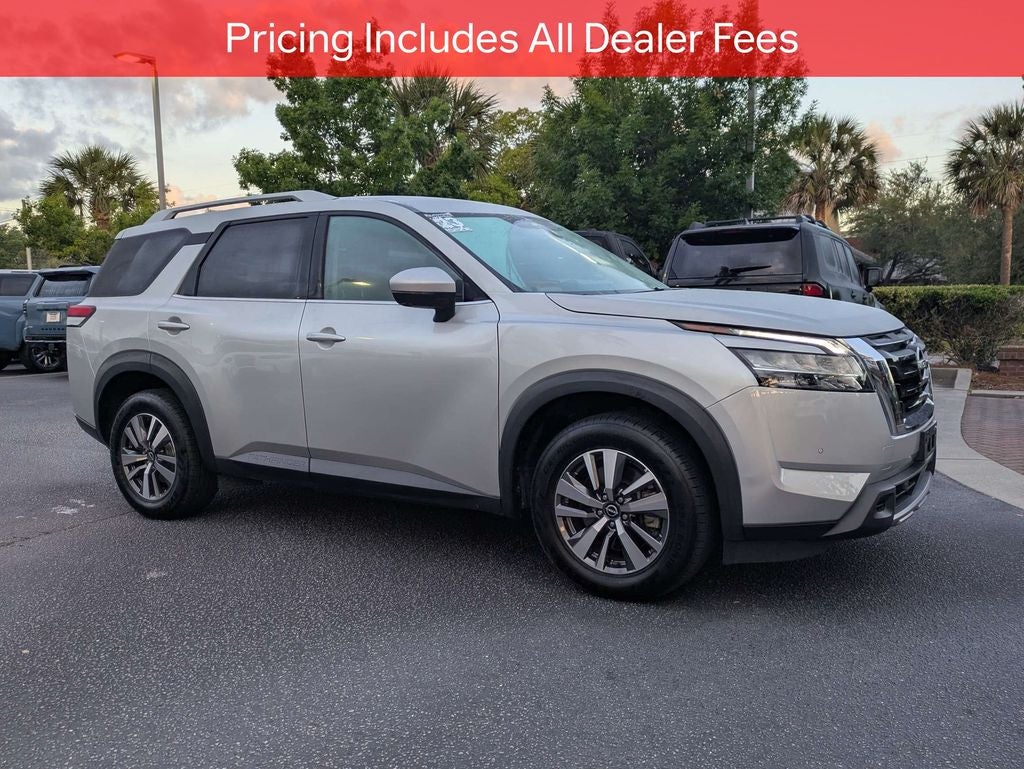 2023 Nissan Pathfinder SL