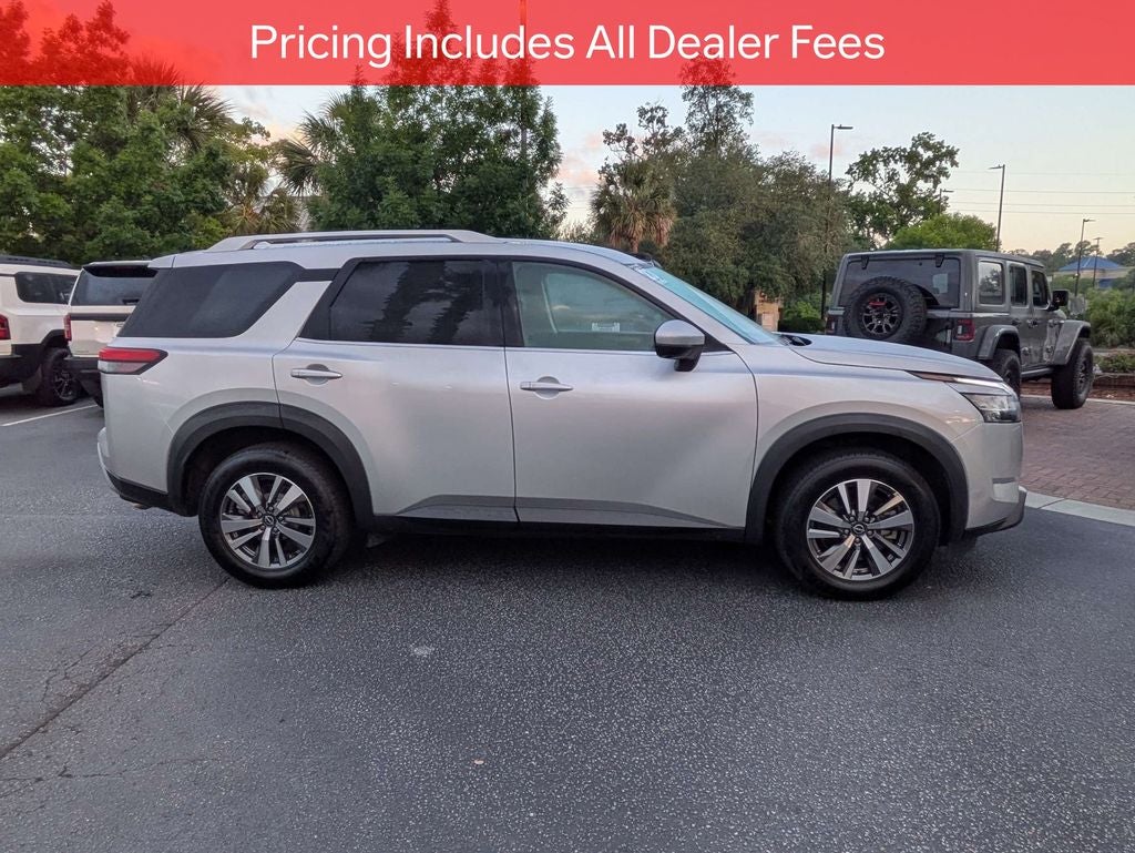2023 Nissan Pathfinder SL