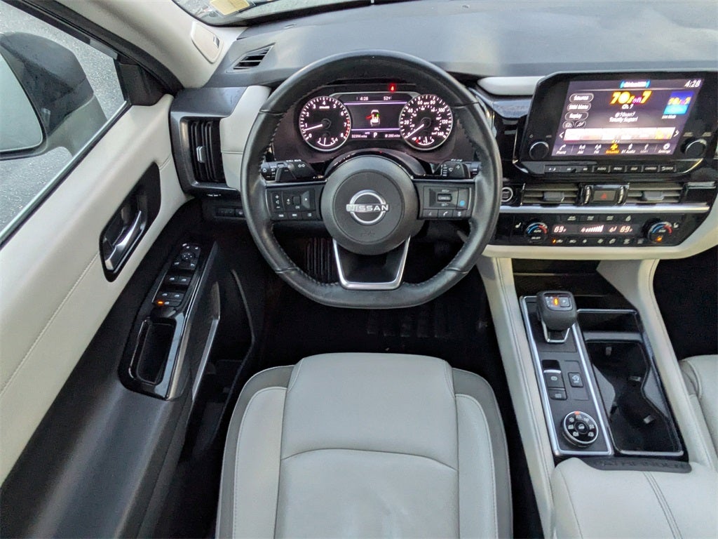 2023 Nissan Pathfinder SL