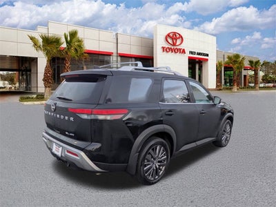 2023 Nissan Pathfinder SL