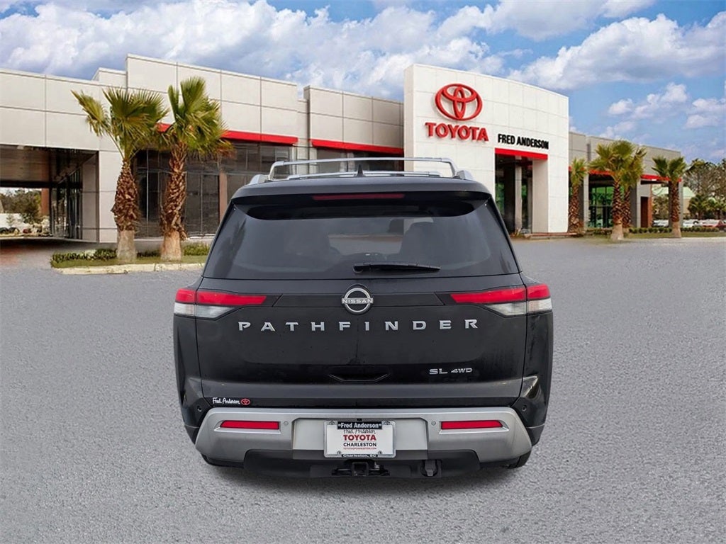 2023 Nissan Pathfinder SL
