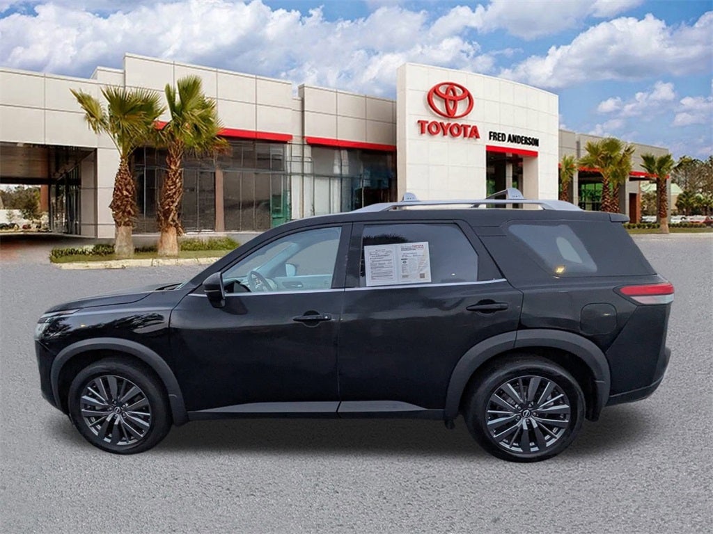 2023 Nissan Pathfinder SL