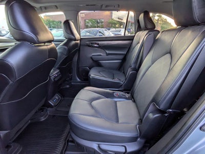 2022 Toyota Highlander Platinum