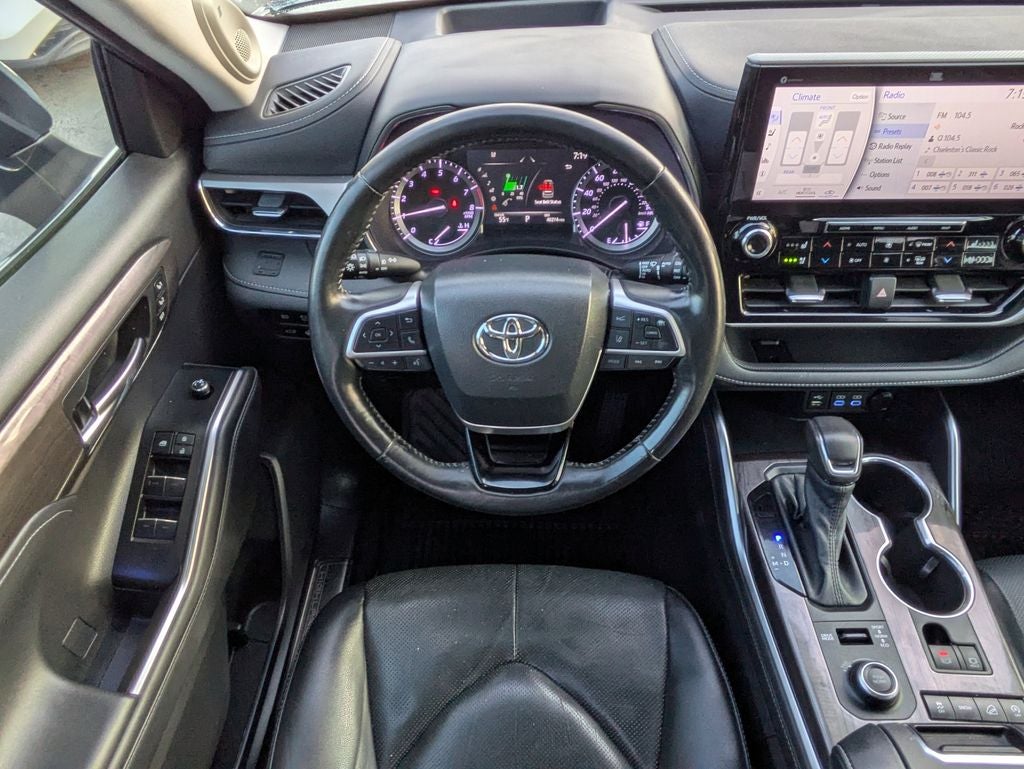 2022 Toyota Highlander Platinum