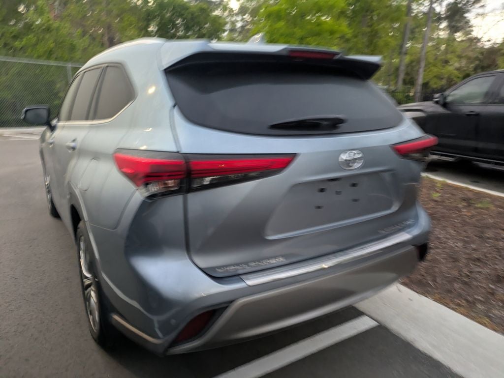 2022 Toyota Highlander Platinum