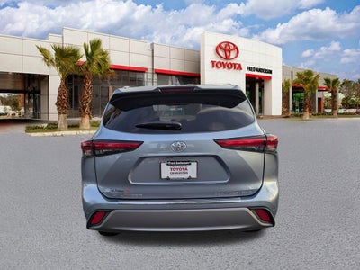 2022 Toyota Highlander Platinum