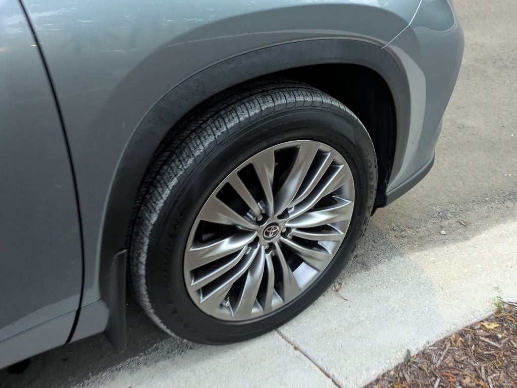 2022 Toyota Highlander Platinum