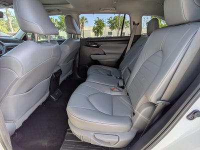 2022 Toyota Highlander XLE