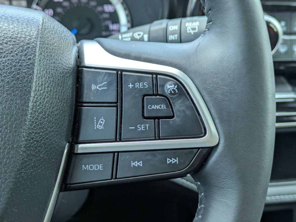 2024 Toyota Highlander Hybrid XLE