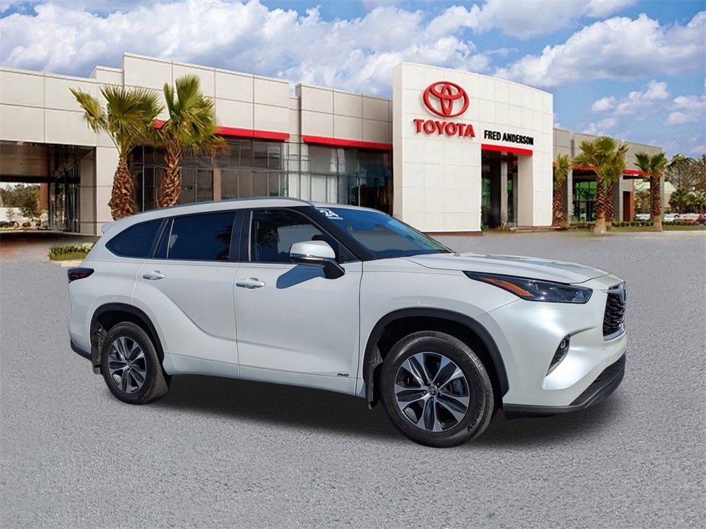 2024 Toyota Highlander Hybrid XLE