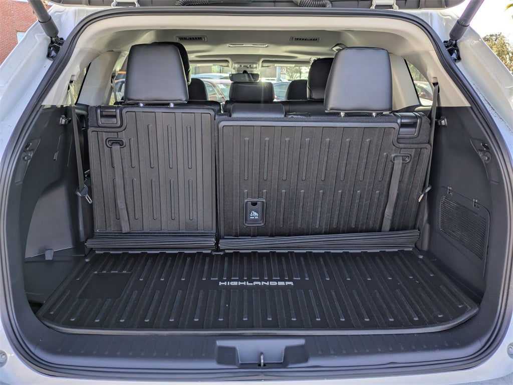 2024 Toyota Highlander Hybrid XLE