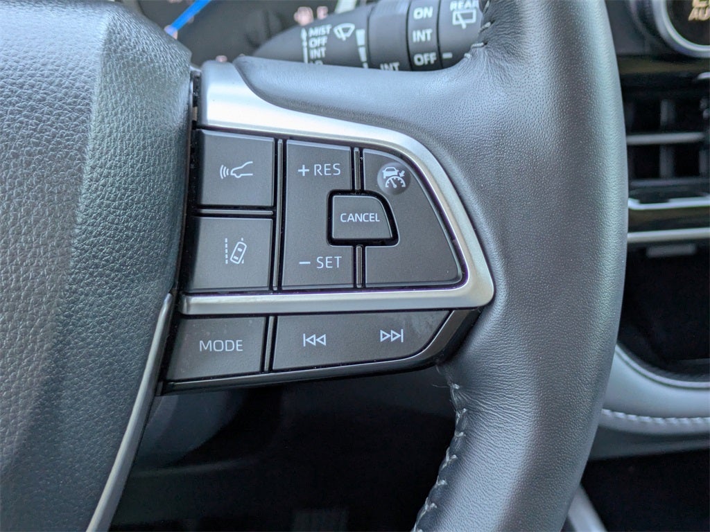 2024 Toyota Highlander Hybrid XLE