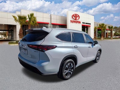 2024 Toyota Highlander Hybrid XLE