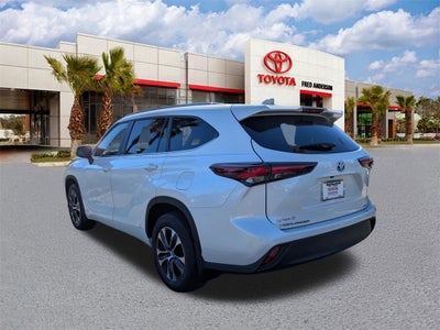2024 Toyota Highlander Hybrid XLE