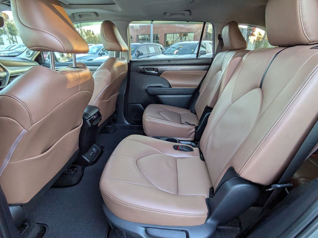 2025 Toyota Highlander Hybrid Limited 25th Edition