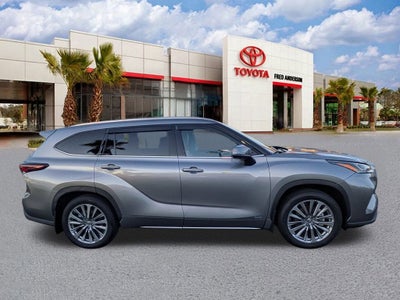 2025 Toyota Highlander Hybrid Limited 25th Edition