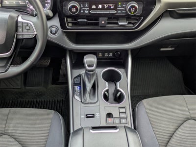 2023 Toyota Highlander LE