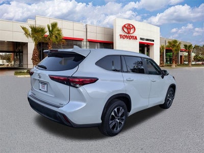 2023 Toyota Highlander XLE