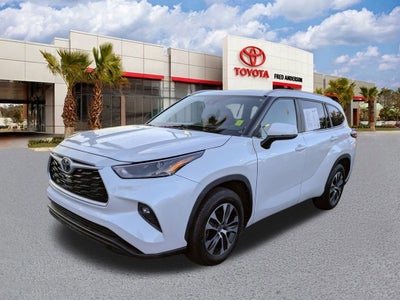 2023 Toyota Highlander XLE
