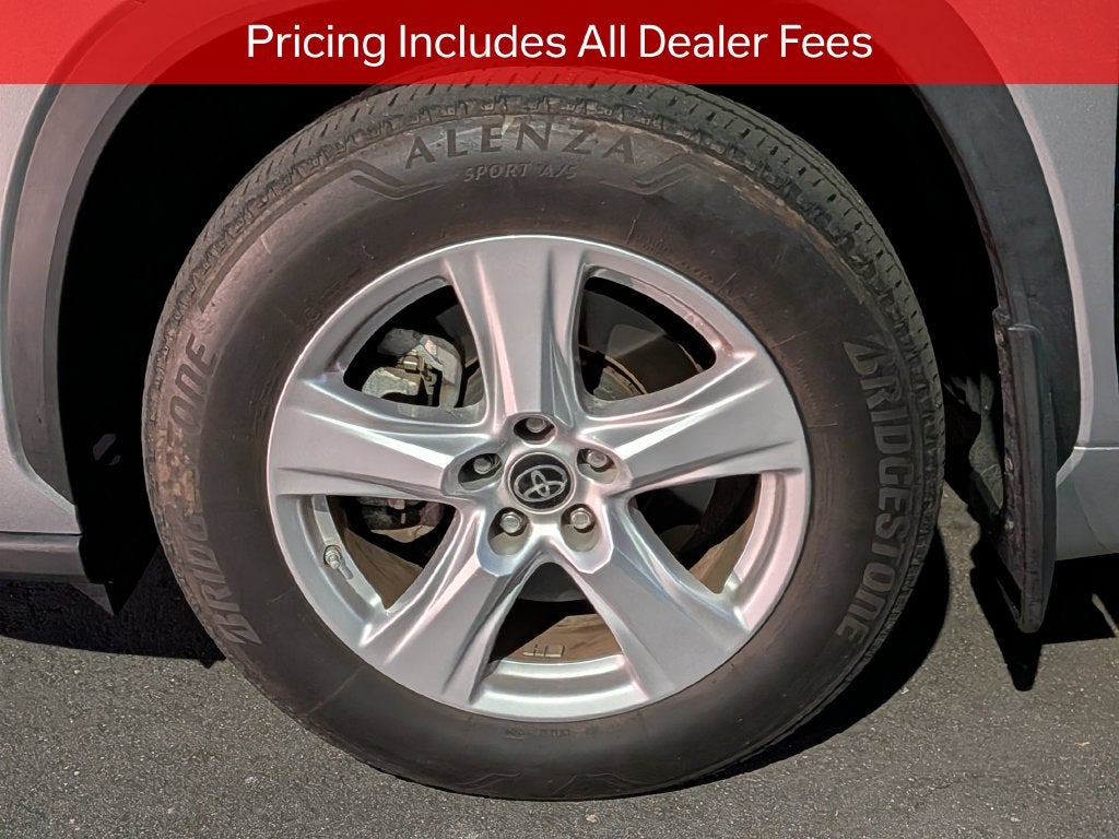 2024 Toyota Highlander LE