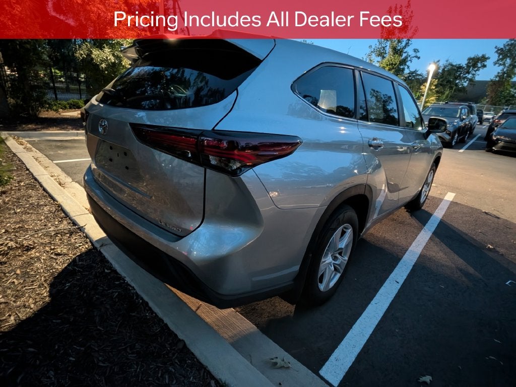 2024 Toyota Highlander LE