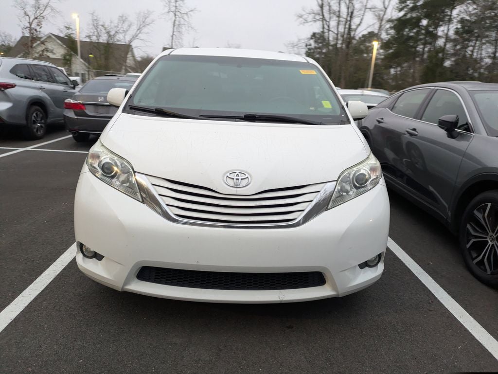 2016 Toyota Sienna LE 7 Passenger